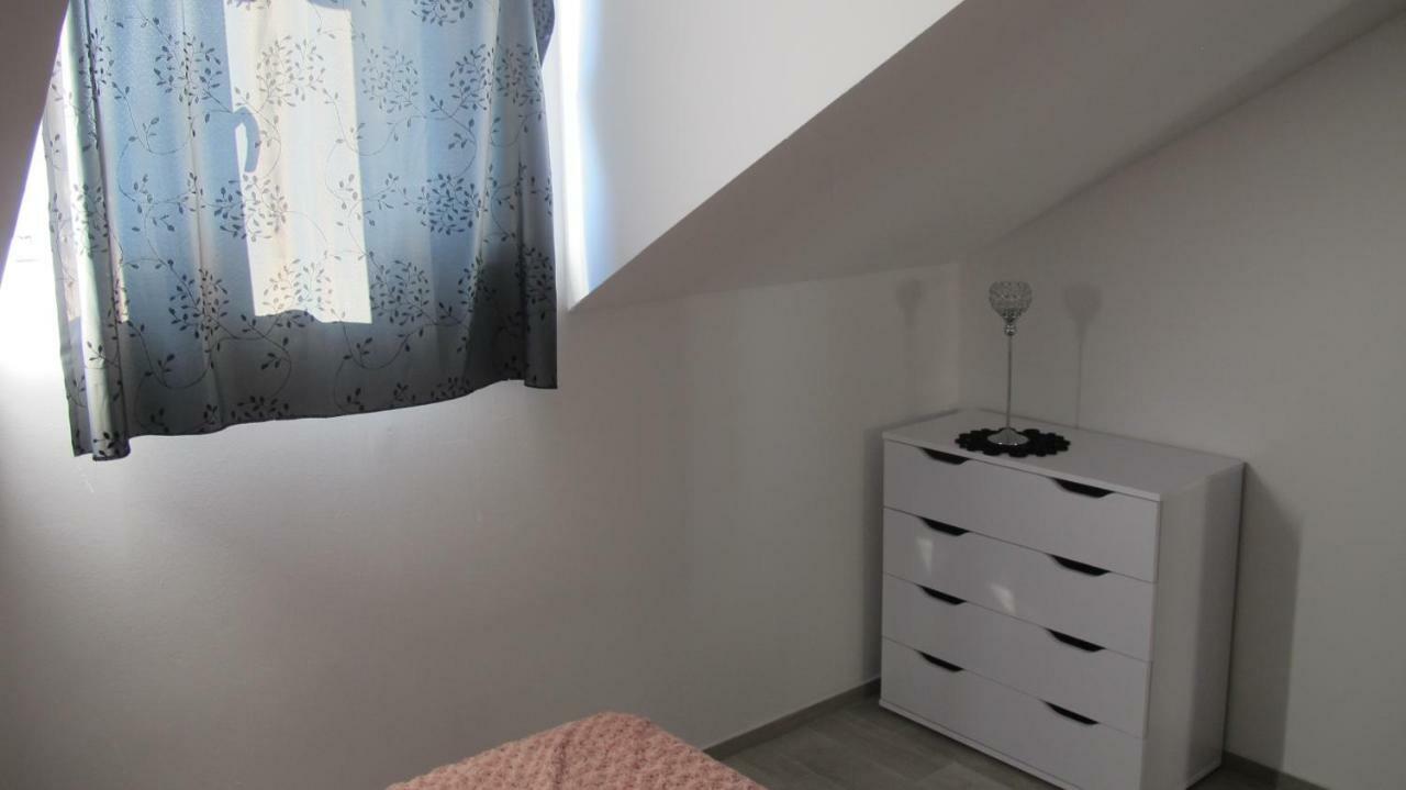 Guesthouse Ruza Sobra Apartments In The Attic Of The House Exteriör bild